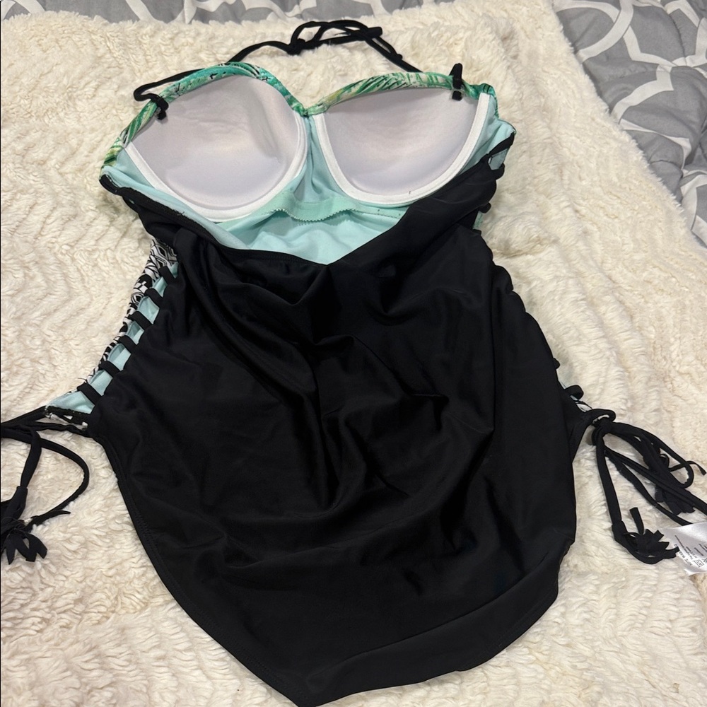 No boundaries tropical swimsuit! 🩱 - Picture 3 of 3